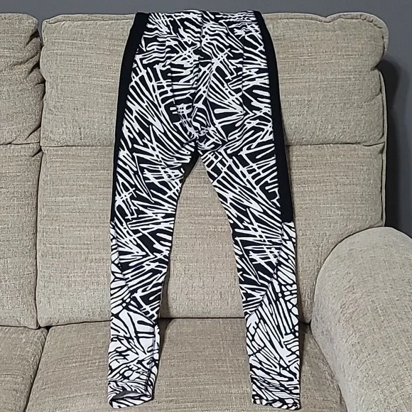 NIKE Leggings - Picture 3 of 6
